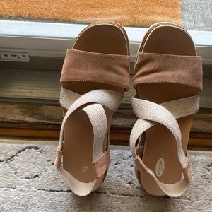 Dr. Scholls leather and suede sandle